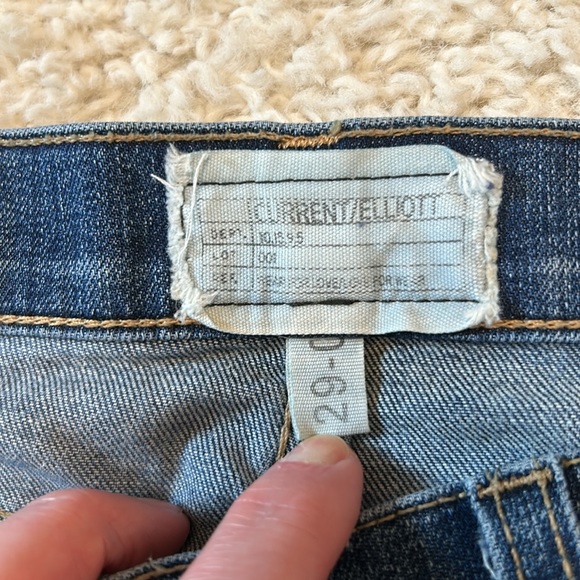 CURRENT/ELLIOT 29 distressed and speckled jeans with blown knees and soft denim - Picture 2 of 10